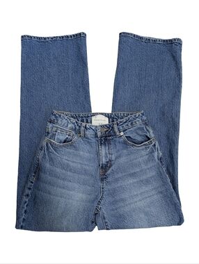 Habitual Highrise Wide Leg/Straight Leg Light Wash Jeans Size 2/26 Full Length